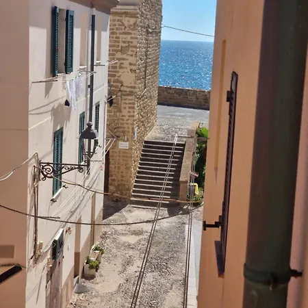 Nest Nel Cuore Del Centro Storico Di Apartamento Alghero